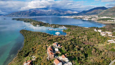 Urbanizovan plac 3.789 m² s prelepim pogledom na more, Tivat-Mrčevac