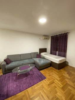 Garsonjera, 35m2, Stari Aerodrom, Podgorica, Izdavanje