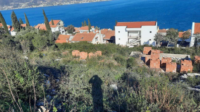 Urbanizovan plac od 453 m² sa prelepim pogledom na more, 100 metara od mora, Krašici, Tivat