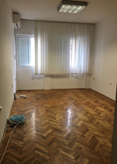 Garsonjera, 33m2, Centar, Podgorica, Izdavanje 